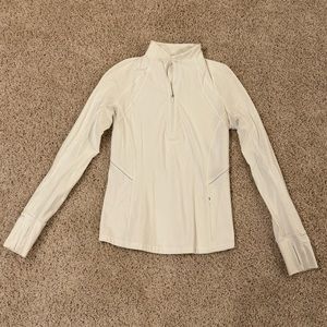 Women’s Lululemon 1/4 zip size 6